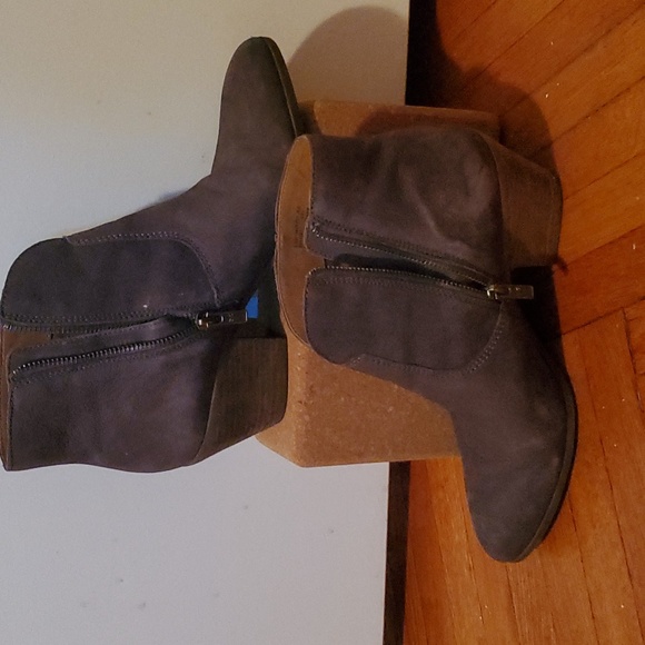 Western style zip-up Frye ankle boot - Picture 8 of 13